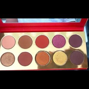 KKW Beauty Eyeshadow Palette Sooo Fire!!